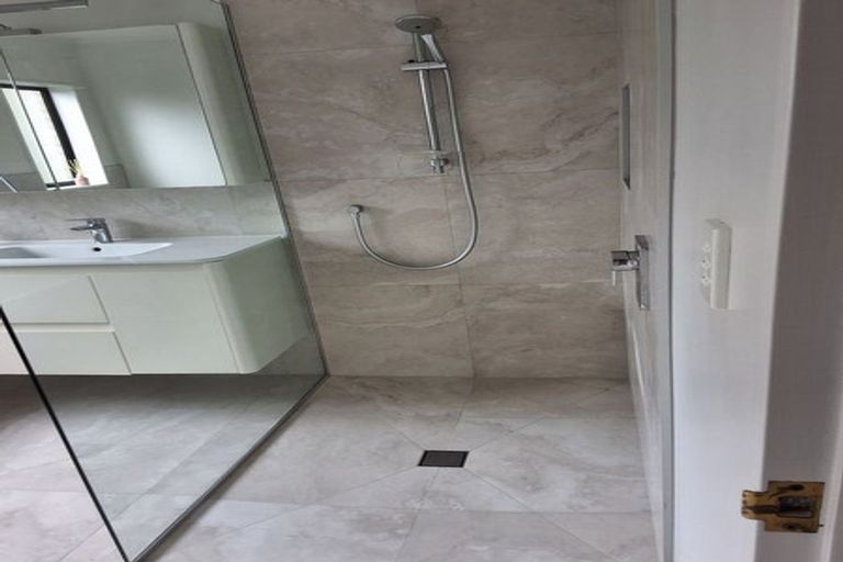 Photo of property in 53 Golfland Drive, Golflands, Auckland, 2013