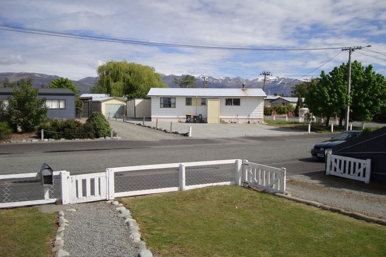 Photo of property in 18 Hunter Crescent, Twizel, 7901