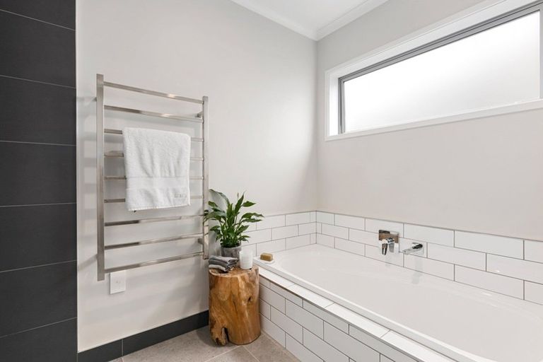 Photo of property in 96 Puhirake Crescent, Pyes Pa, Tauranga, 3112