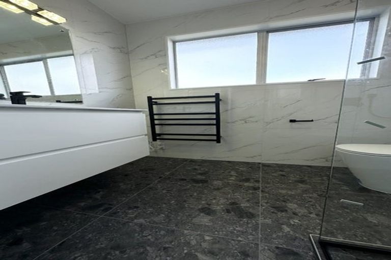 Photo of property in 365 Don Buck Road, Massey, Auckland, 0614