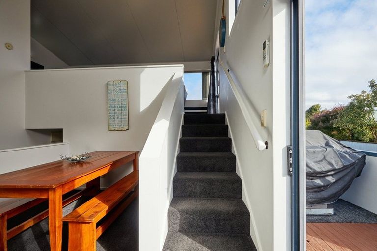 Photo of property in 17 Kotare Place, South Bay, Kaikoura, 7300