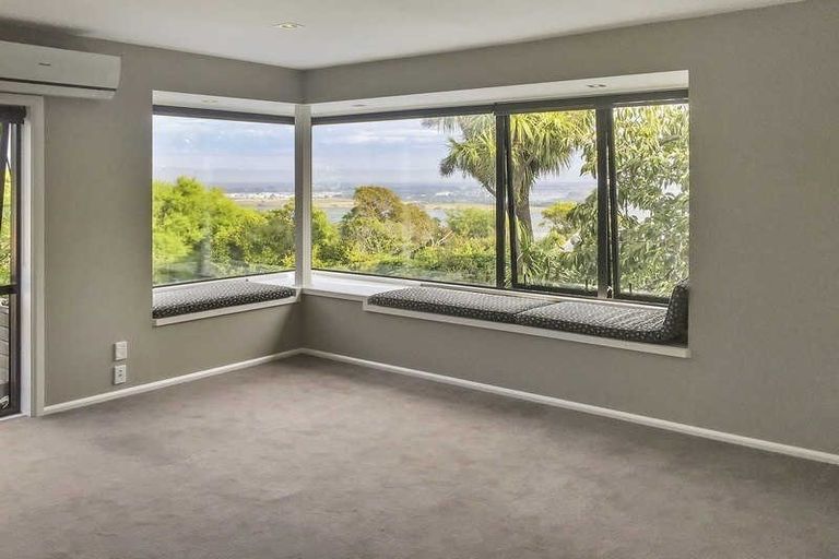 Photo of property in 54 Maffeys Road, Mount Pleasant, Christchurch, 8081