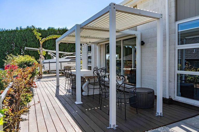 Photo of property in 27 Kayelene Place, Omokoroa, 3114