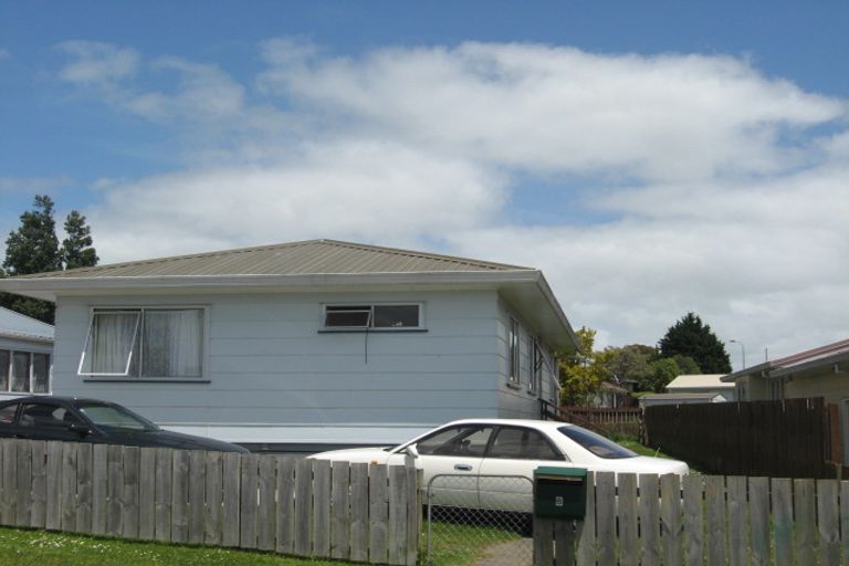 Photo of property in 6 Brava Place, Clendon Park, Auckland, 2103