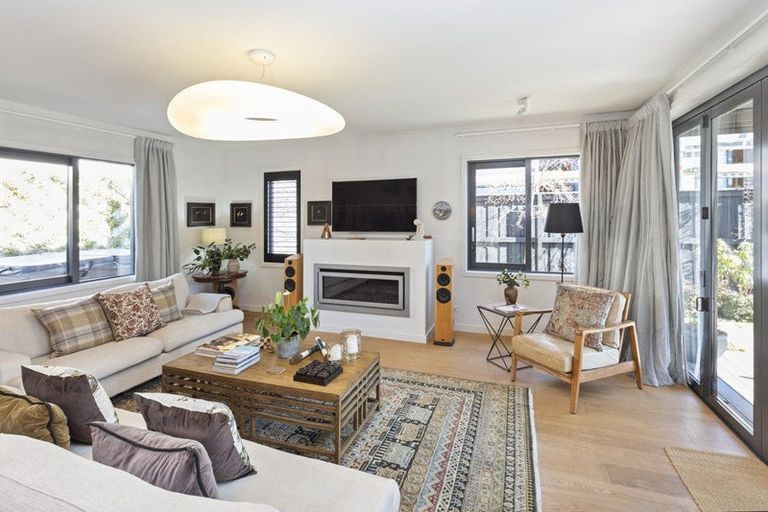 Photo of property in 28 Holmwood Road, Merivale, Christchurch, 8014