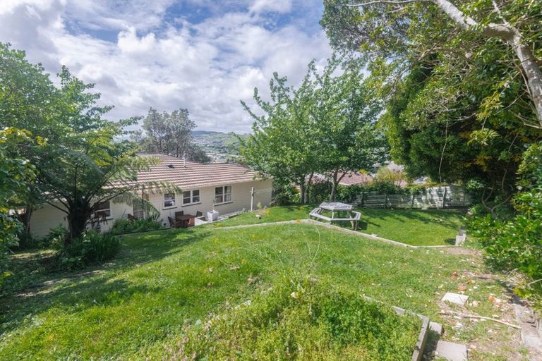 Photo of property in 41 Sunrise Boulevard, Tawa, Wellington, 5028