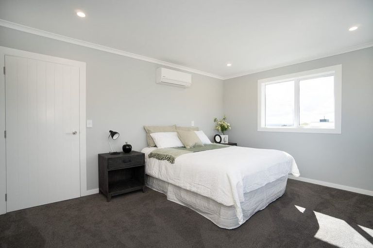 Photo of property in 44 Atlantic Drive, Fitzherbert, Palmerston North, 4410