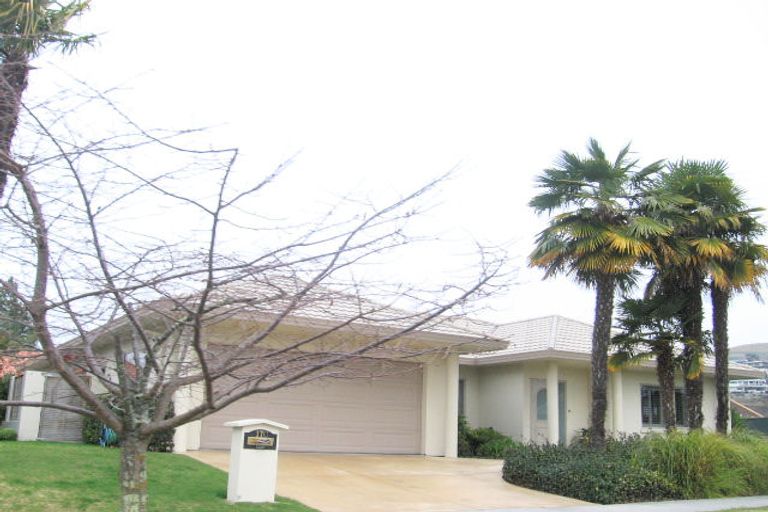 Photo of property in 17 Hetley Crescent, Taradale, Napier, 4112