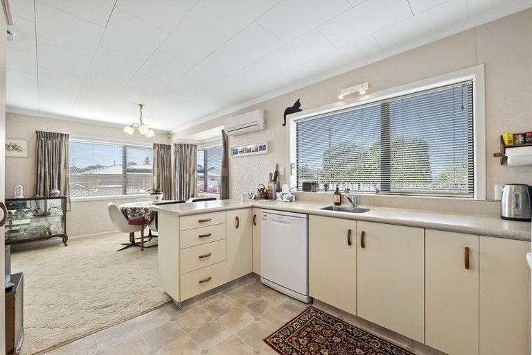 Photo of property in 135 Clawton Street, Westown, New Plymouth, 4310