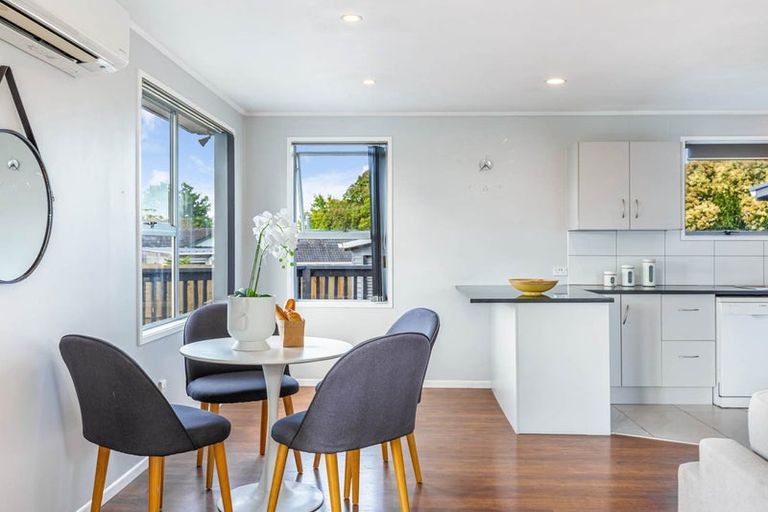 Photo of property in 8 Frostbite Place, Ranui, Auckland, 0612