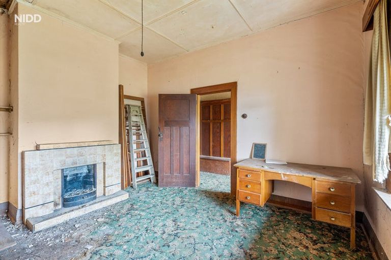 Photo of property in 1 Athol Place, Ravensbourne, Dunedin, 9022