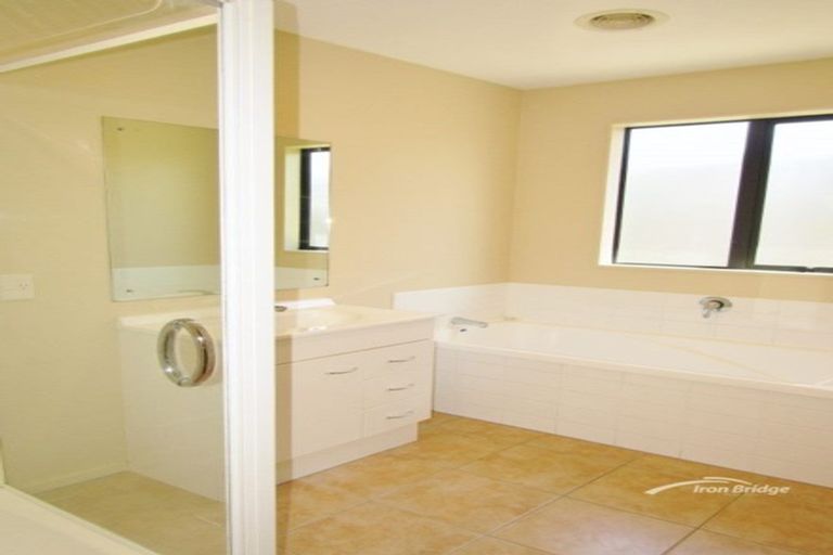 Photo of property in 3 Aotea Drive, Aotea, Porirua, 5024