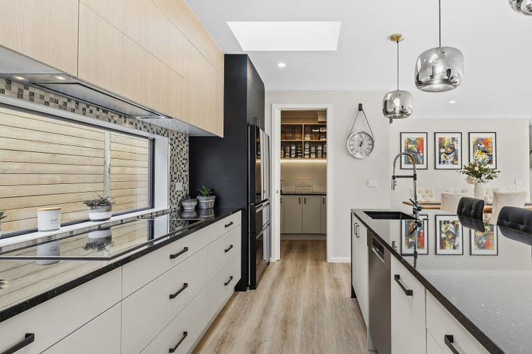 Photo of property in 9 Porokaiwhiri Street, Crofton Downs, Wellington, 6035