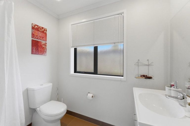 Photo of property in 7a Pipitea Place, Whalers Gate, New Plymouth, 4310
