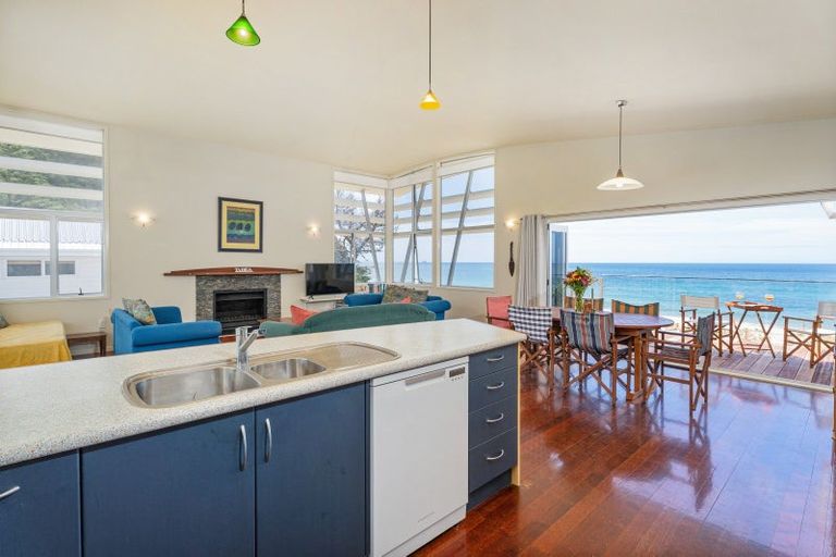 Photo of property in 92 Ocean Beach Road, Tairua, 3508