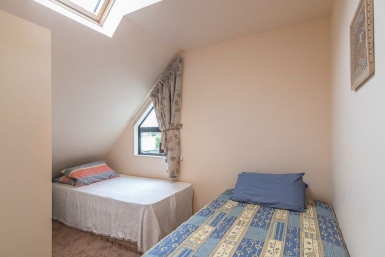 Photo of property in 14 Amokura Street, Waikanae, 5036