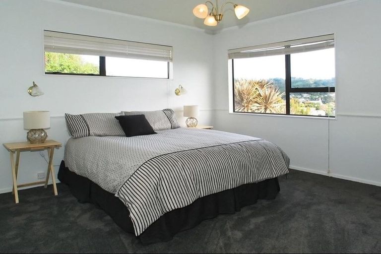 Photo of property in 32 James Cook Drive, Whitby, Porirua, 5024