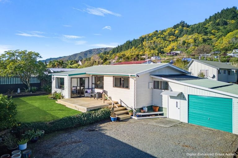 Photo of property in 47a Hampden Street, Picton, 7220