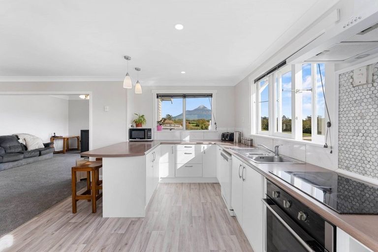 Photo of property in 4 Denbigh Road, Midhirst, Stratford, 4394