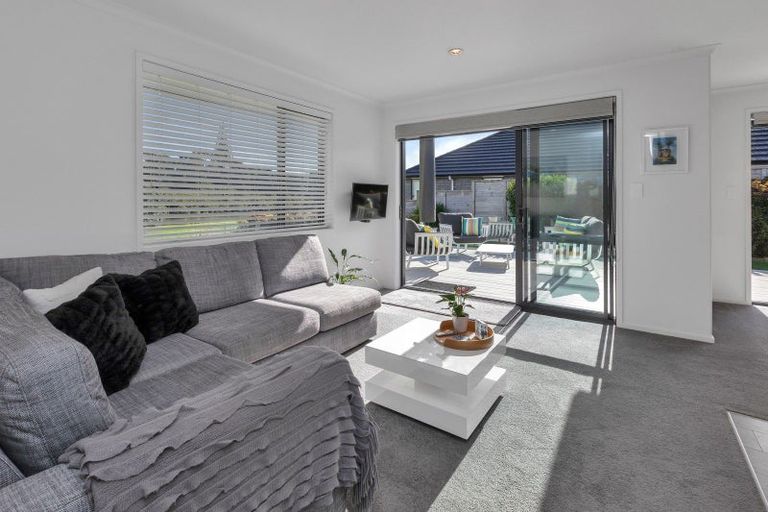 Photo of property in 10 Pukeko Street, Ruakaka, 0116