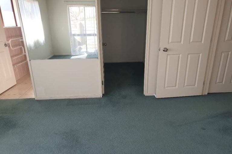 Photo of property in 8 Shah Place, Glen Eden, Auckland, 0602