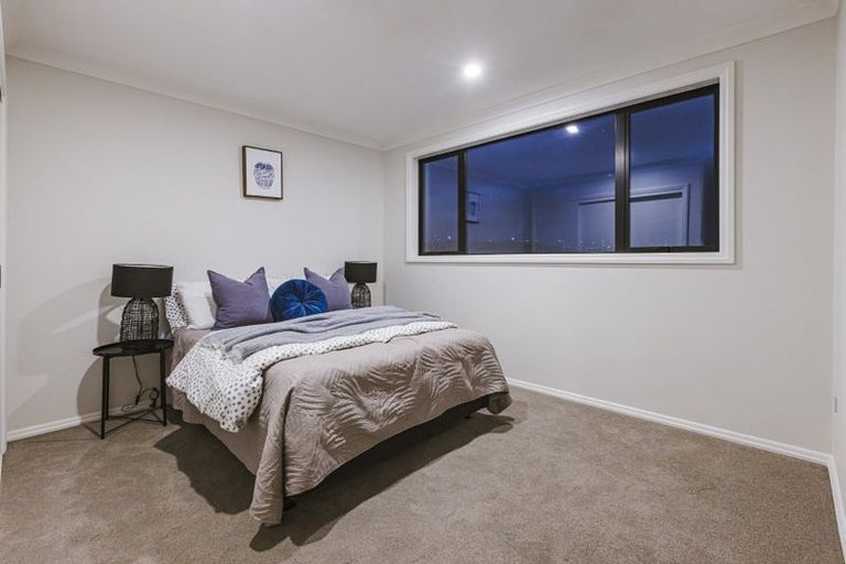 Photo of property in 28 Catalina Avenue, Rosehill, Papakura, 2113