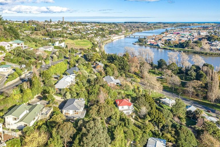 Photo of property in 23 Wairere Road, Bastia Hill, Whanganui, 4500
