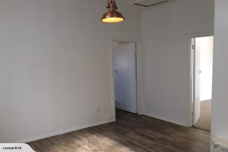 Photo of property in 341 Marine Parade, Napier South, Napier, 4110