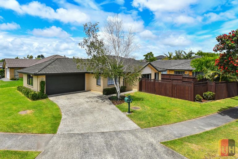 Photo of property in 22 Croftview Road, Wattle Downs, Auckland, 2103