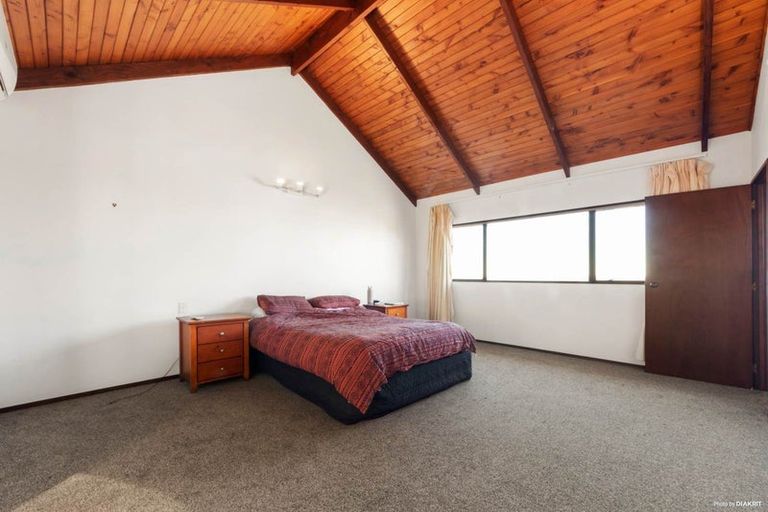 Photo of property in 20 Tatyana Place, Massey, Auckland, 0614