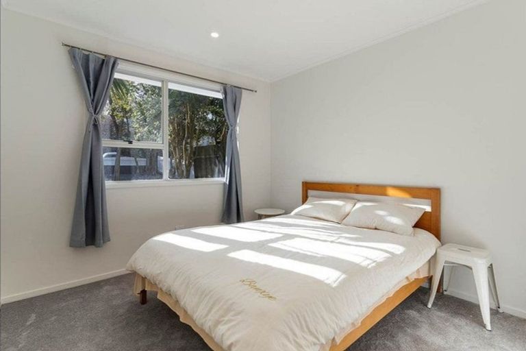 Photo of property in 38 Sunline Avenue, Massey, Auckland, 0614