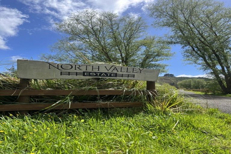 Photo of property in 7 Margaret Mahy Drive, Blue Mountains, Upper Hutt, 5371