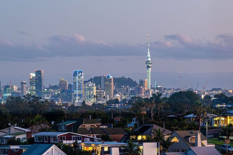 Photo of property in 18a Marama Street, Castor Bay, Auckland, 0620