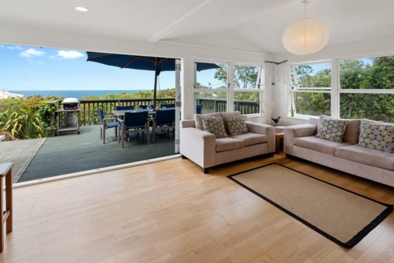 Photo of property in 3 Kowhai Terrace, Leigh, 0985