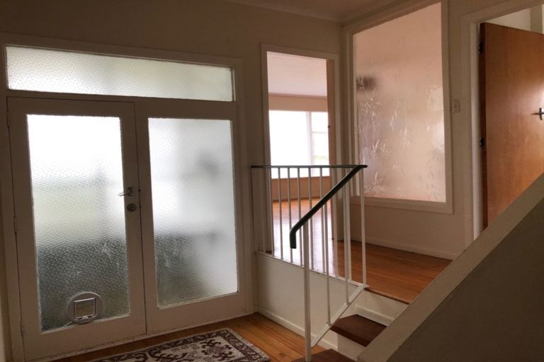 Photo of property in 15 Bancroft Terrace, Newlands, Wellington, 6037