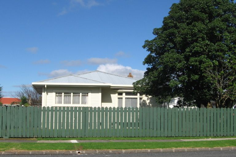 Photo of property in 2/13 Wentworth Avenue, Papatoetoe, Auckland, 2025