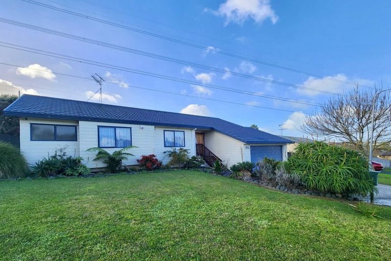 Photo of property in 9 Killygordon Place, Massey, Auckland, 0614