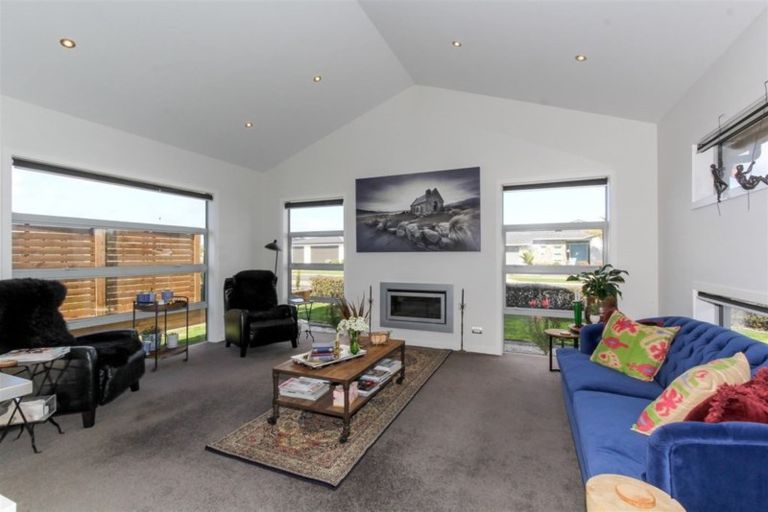 Photo of property in 7 St Andrews Parkway, Waiwhakaiho, New Plymouth, 4312