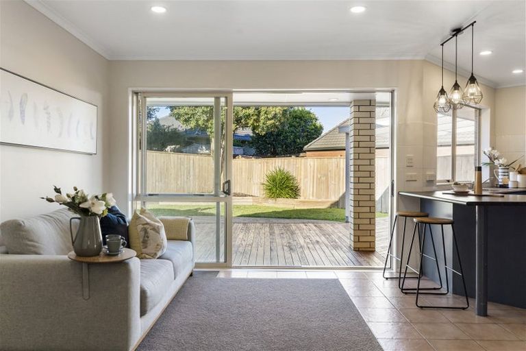 Photo of property in 29 Newbliss Crescent, East Tamaki Heights, Auckland, 2016