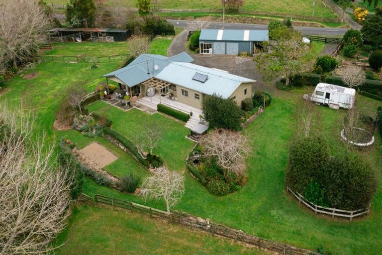 Photo of property in 145 Kanohi Road, Kaukapakapa, 0873
