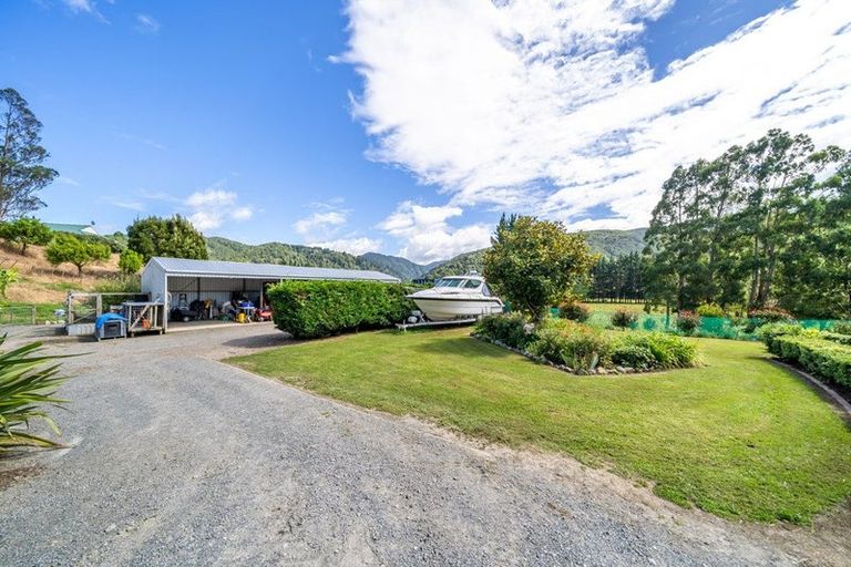 Photo of property in 64c Kaitoke Waterworks Road, Kaitoke, Upper Hutt, 5018