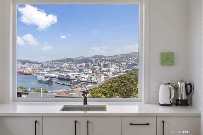 Photo of property in 34 Rama Crescent, Khandallah, Wellington, 6035