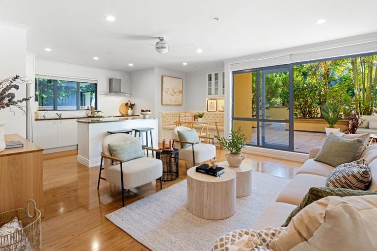 Photo of property in 1p/7-11 Bute Road, Browns Bay, Auckland, 0630