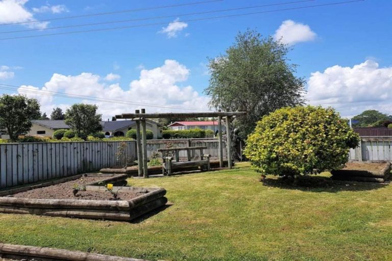 Photo of property in 127 Guy Street, Dannevirke, 4930