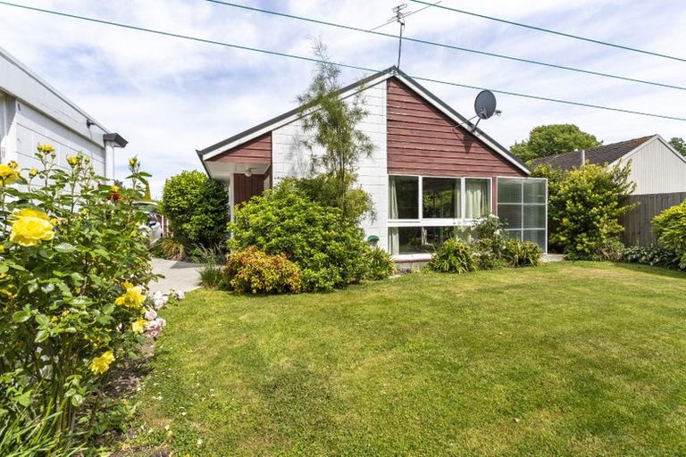 Photo of property in 1/8 Ashfield Place, Ilam, Christchurch, 8041
