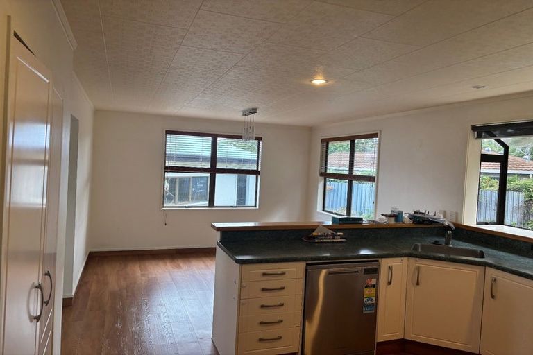 Photo of property in 18 Rush Place, Havelock North, 4130