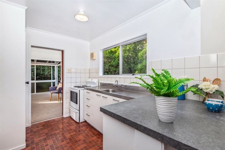 Photo of property in 81 John Downs Drive, Browns Bay, Auckland, 0630