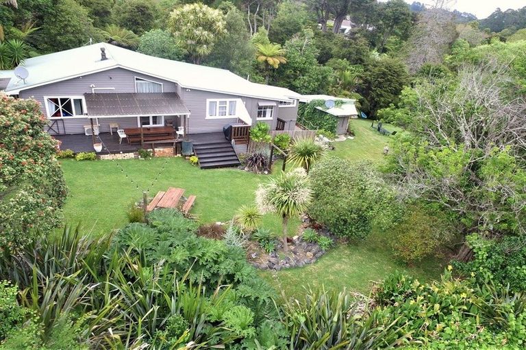 Photo of property in 425 Driving Creek Road, Coromandel, 3506