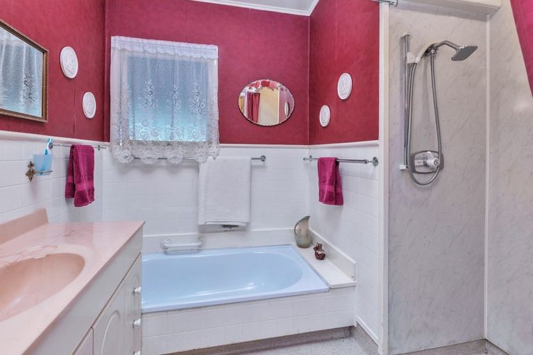 Photo of property in 1 Willow Place, Horahora, Whangarei, 0110