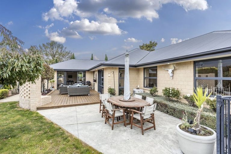 Photo of property in 49 Oakwood Drive, Rangiora, 7400